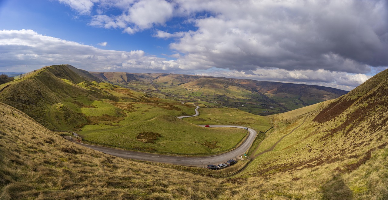 Derbyshire hills with scenic picnic spots